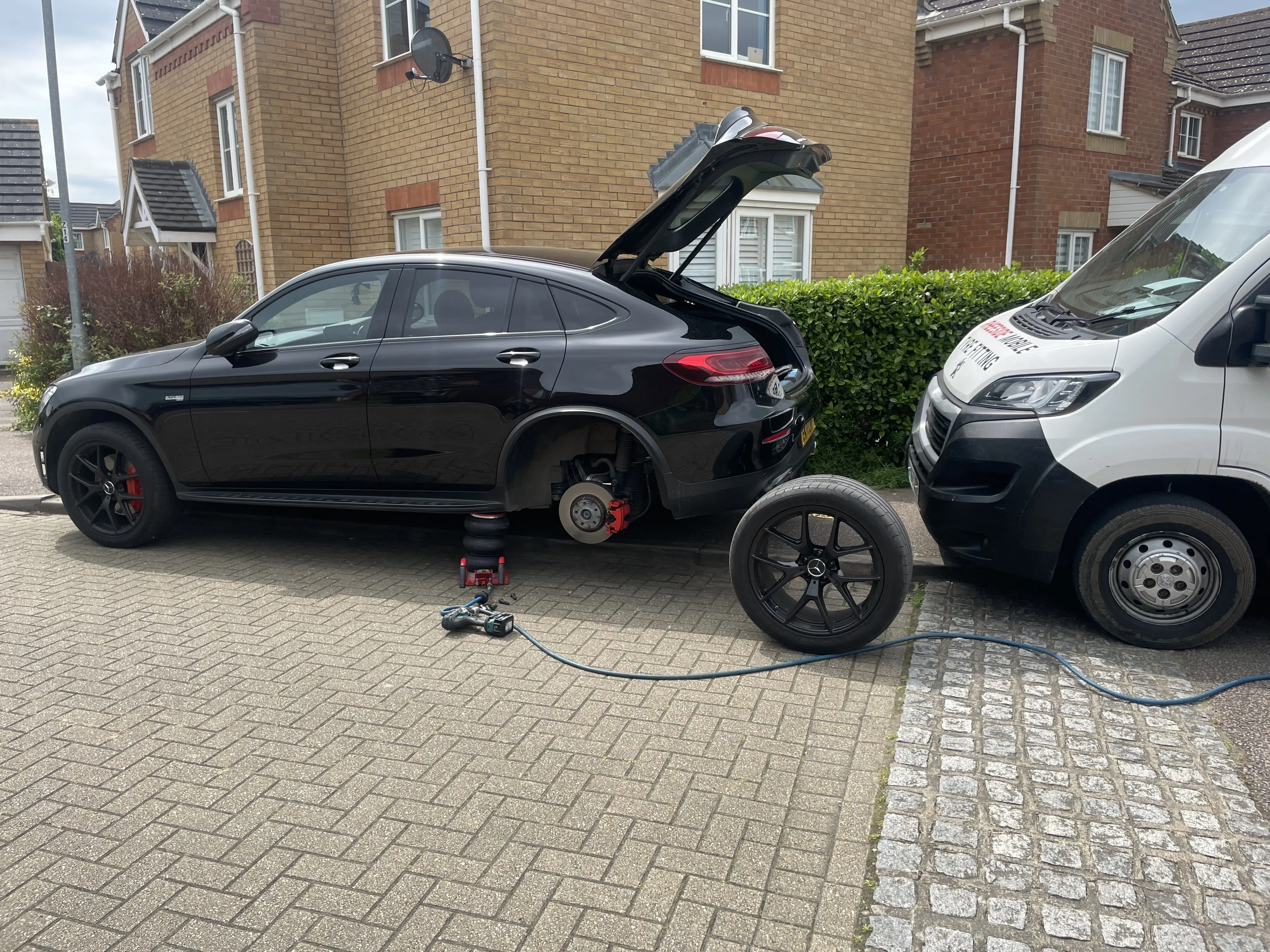 Mobile Tyre Replacement at Your Doorstep – How QuickTyreFix.co.uk Makes It Easy