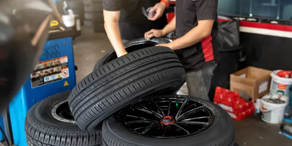 The Hidden Costs of Traditional Tyre Replacement vs. Mobile Fitting