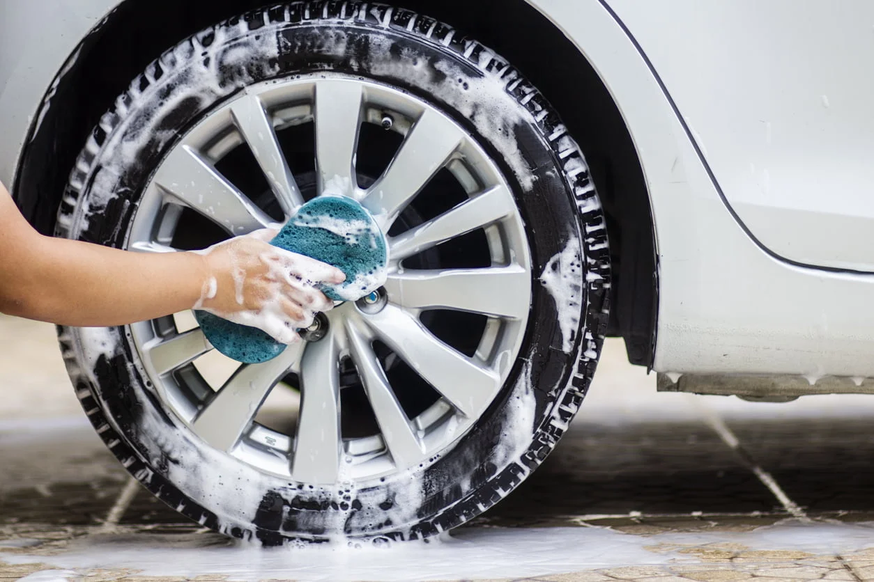 The Secret to Spotless Wheels: Professional Tyre & Alloy Cleaning at Home