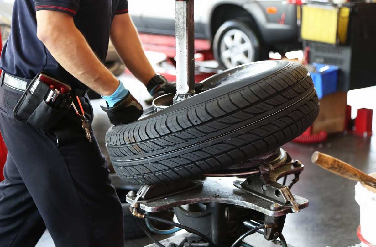 How QuickTyreFix.co.uk Handles Tyre Repairs in Dangerous Conditions