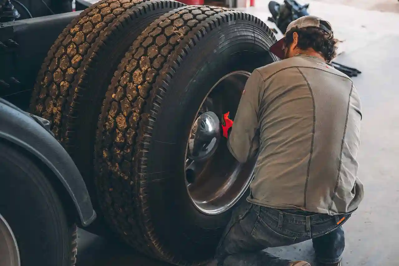 Preventative Maintenance Tips for Commercial Tyre Longevity