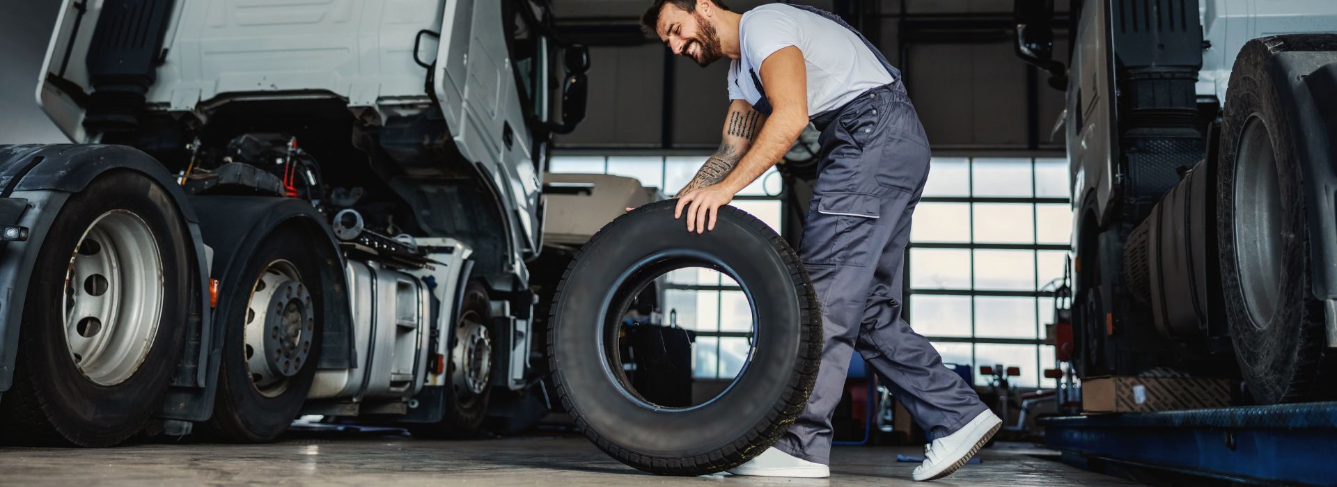 How Quick Tyre Fix Minimizes Fleet Downtime with Mobile Fitting