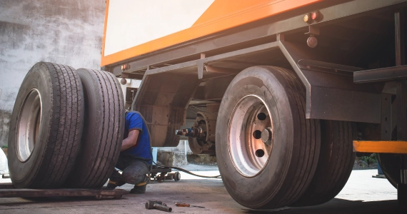 Why Truck Drivers Trust Mobile Tyre Experts Over Traditional Garages